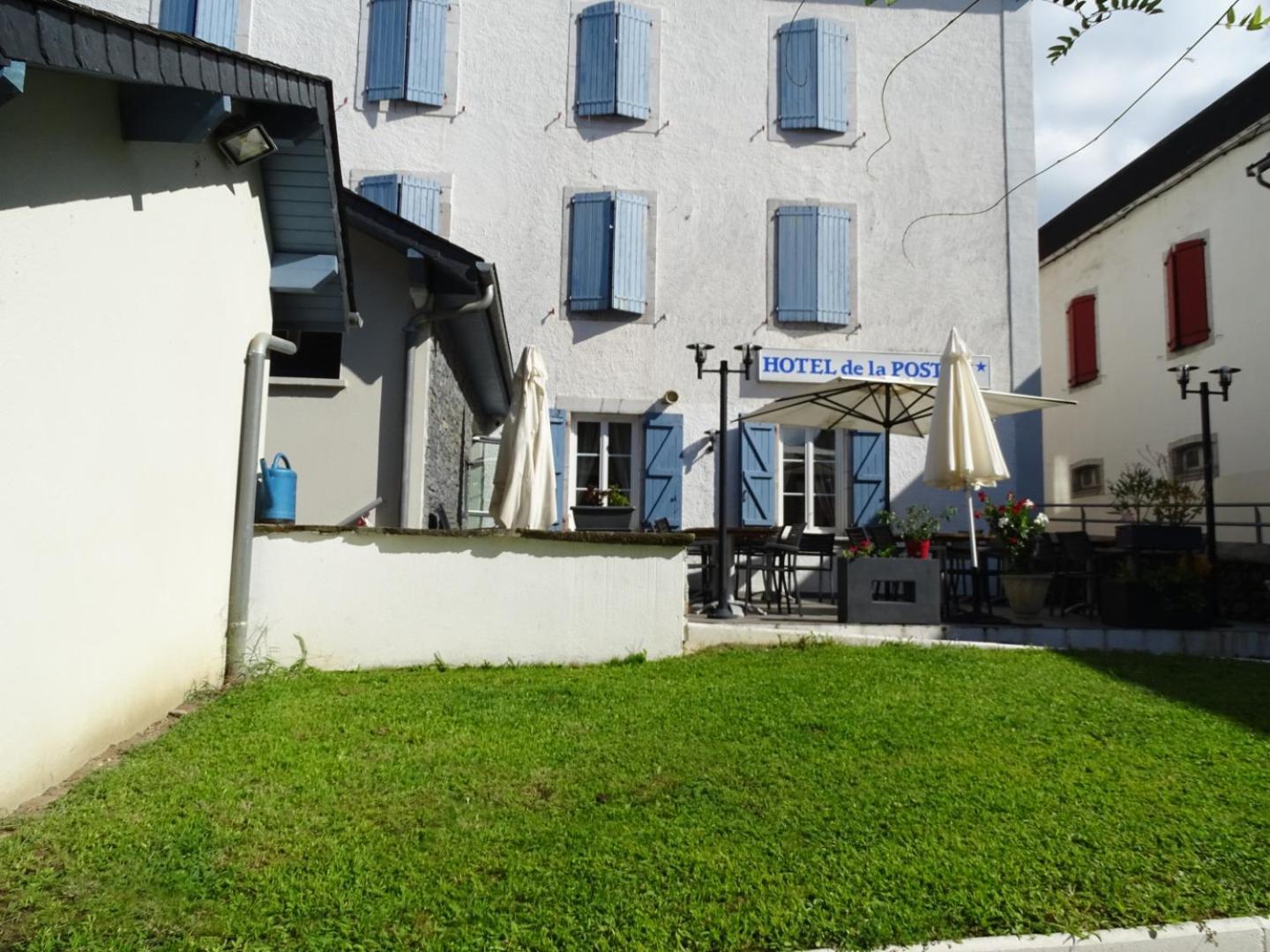 Hotel De La Poste Tardets-Sorholus Exterior photo