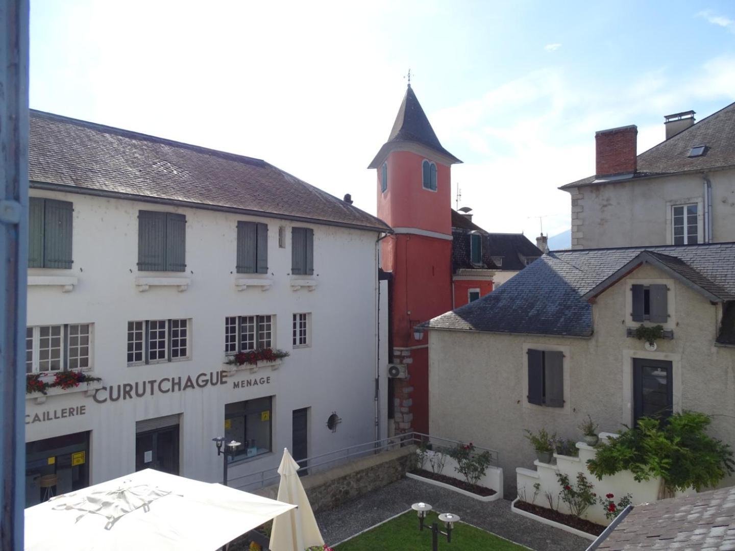 Hotel De La Poste Tardets-Sorholus Exterior photo