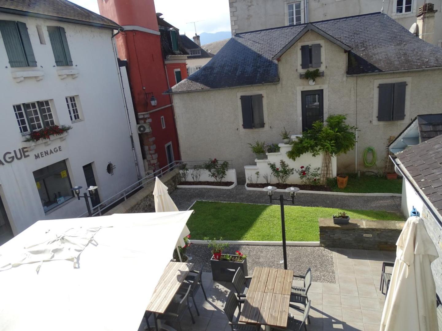 Hotel De La Poste Tardets-Sorholus Exterior photo